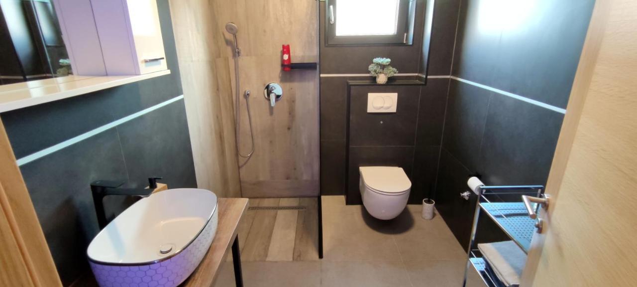 Spacious Modern Apartment Biograd Na Moru Esterno foto
